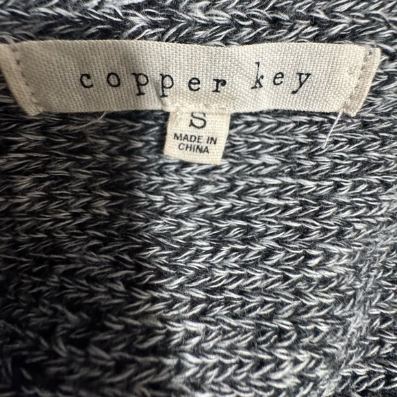 Copper Key Gray Peppered Comfortable Knit Top Size S - Picture 10 of 12